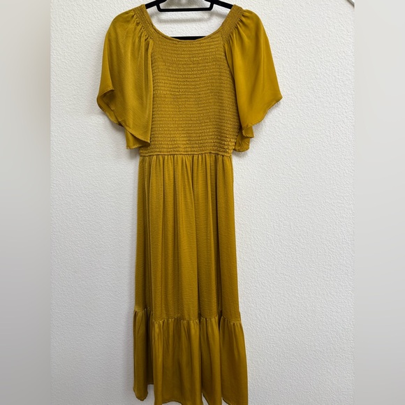 Elegant Mustard Yellow Women's Dress - Picture 2 of 3